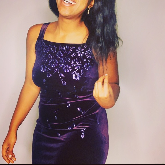 ✨✨ STATUS COLLECTION SLIP DRESS- Velvet MY  😍  ✨✨ - Picture 4 of 6